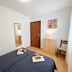 Apartament Car By Interhome