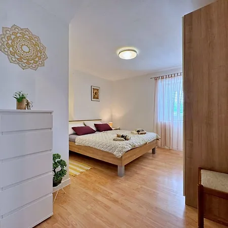 Apartament Car By Interhome