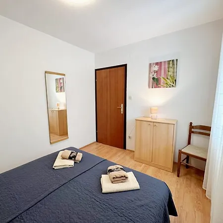 Apartament Car By Interhome